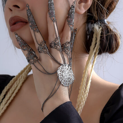 Punk Gothic Style Exaggerated Finger Bracelet Rave Decorations Tapered Tassel Nail Back Chain Halloween Accessories