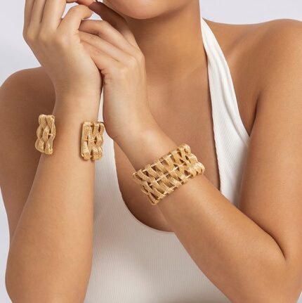 Exaggerated Heavy Metal Hollow Out Mesh Open Bangles Women Vintage Big C Shape Wide Cuff Armband Arm Bracelets Jewelry