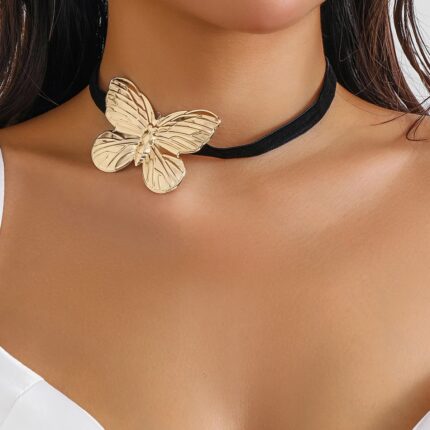 High Quality Goth Big Butterfly Short Choker Necklace Women Vintage Black Velvet Clavicle Chain