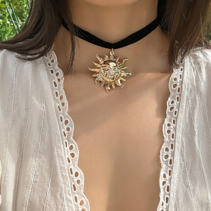 Niche Vintage SUNFLOWER Choker Handmade Collar Flannel Silk Necklace Necklace