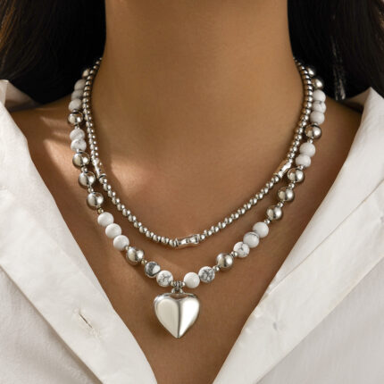 New Fashion Hollowed Out Versatile Beads Collarbone Chain Chrome Heart Necklace Heart-shaped Alloy Pendant Necklace Set