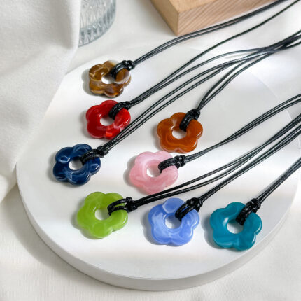 Fashion Acrylic Resin Flower Pendant Necklace Women Colorful Summer Beach Flower Necklace Jewelry
