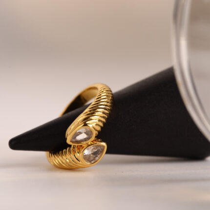 Niche Retro Style Copper Plating 18K Gold Mid-Ancient Zircon Inlaid Ring Minimalist Exaggerated Ring